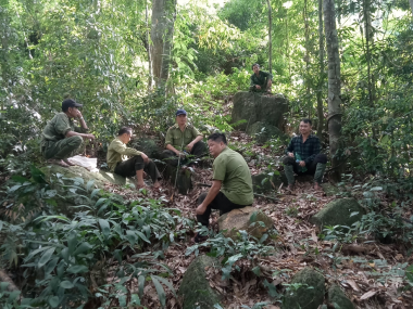 Hoạt động tuần tra, kiểm tra bảo vệ rừng của Trạm QLBVR Nga My tại địa bàn huyện Tương Dương.