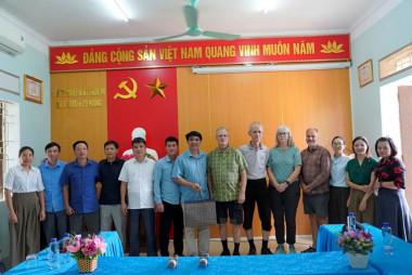 Đoàn chuyên gia Chương trình LoCoFoRest làm việc với Khu bảo tồn thiên nhiên Pù Huống